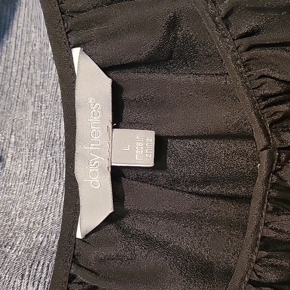 🖤Women's Black Top🖤 - Picture 3 of 8